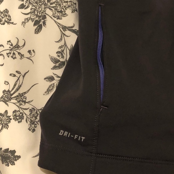 Nike Running Jacket - Picture 2 of 5